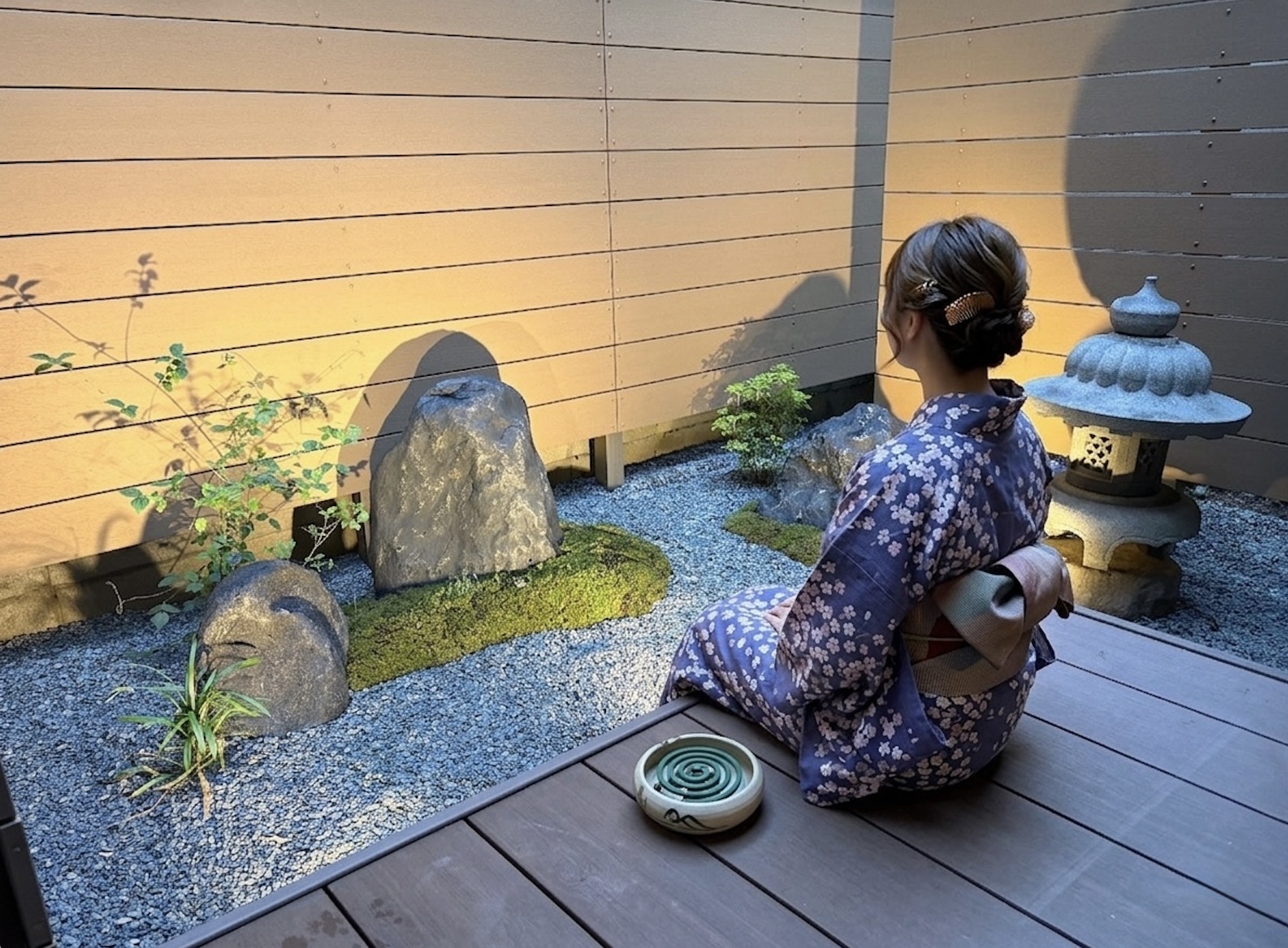 The illuminated Japanese garden at Furujintei at night